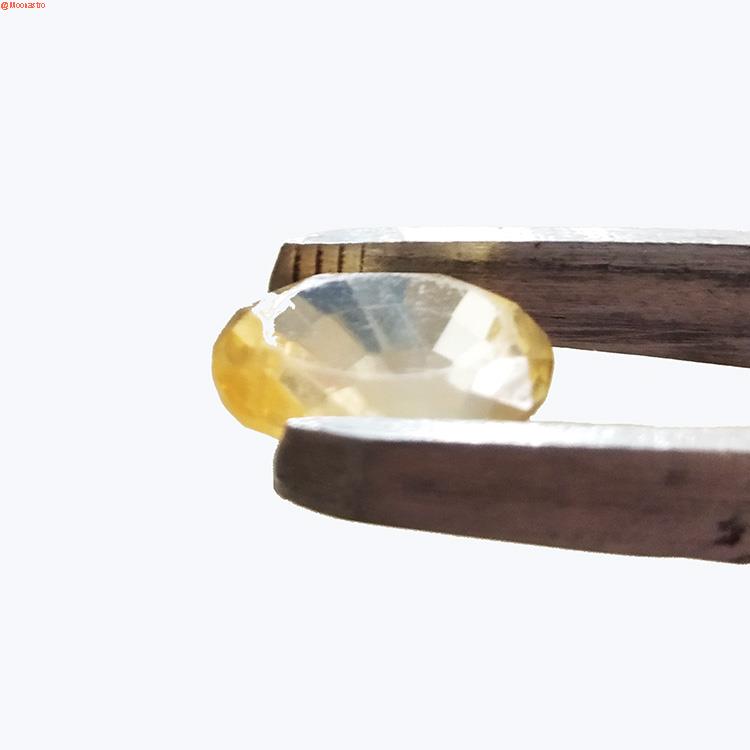 yellow sapphire – pukhraj (bangkok) medium size premium